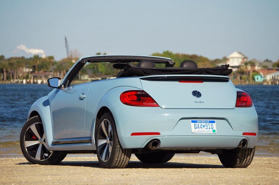  Volkswagen Beetle Turbo Cabriolet 2013 года  (фото 40 из 40)